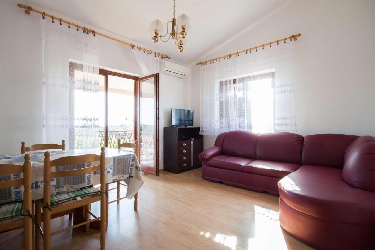 Apartments Dara อูมัค ภายนอก รูปภาพ